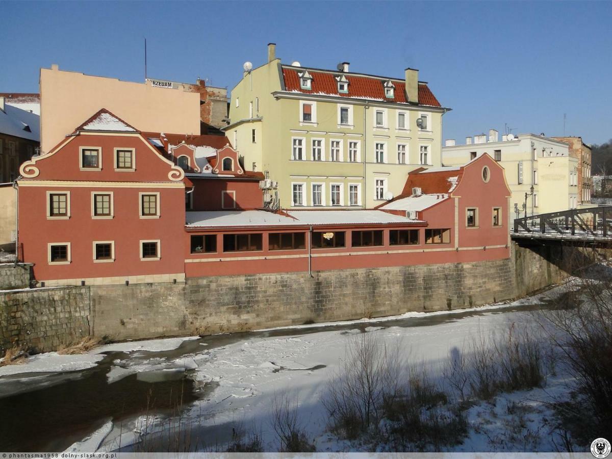 Willa Nad Rzeka Klodzko Bagian luar foto