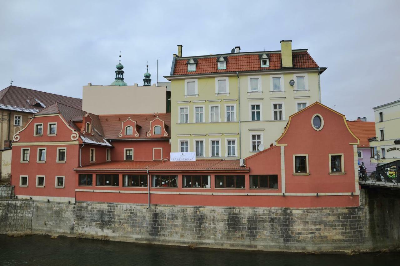 Willa Nad Rzeka Klodzko Bagian luar foto